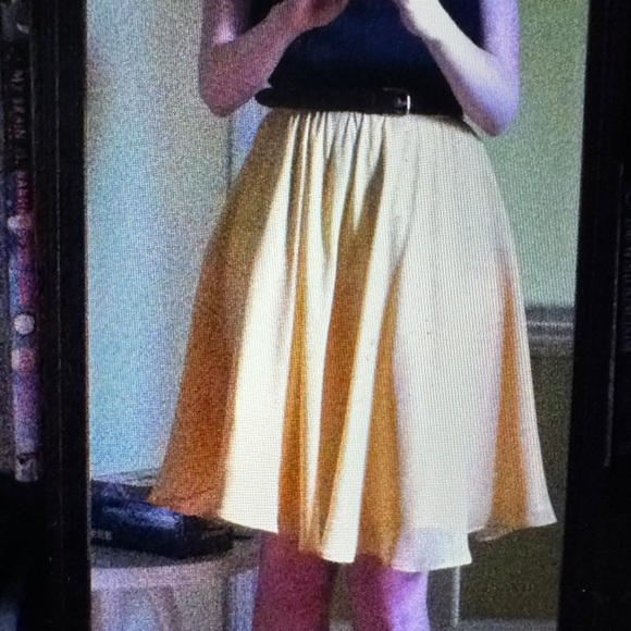 Dagg & Stacey yellow silk skirt (size 4) - Picture 2 of 7